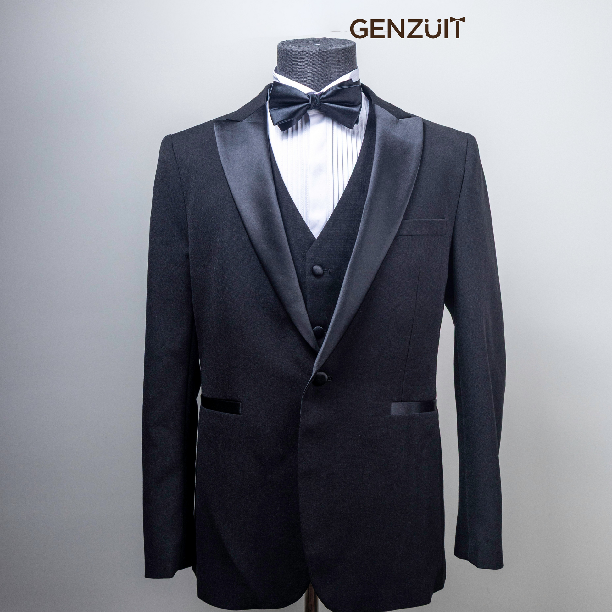 Genzuit 香港經典黑緞面戧駁領 (劍領)新郎晚禮服正面 (Tuxedo)